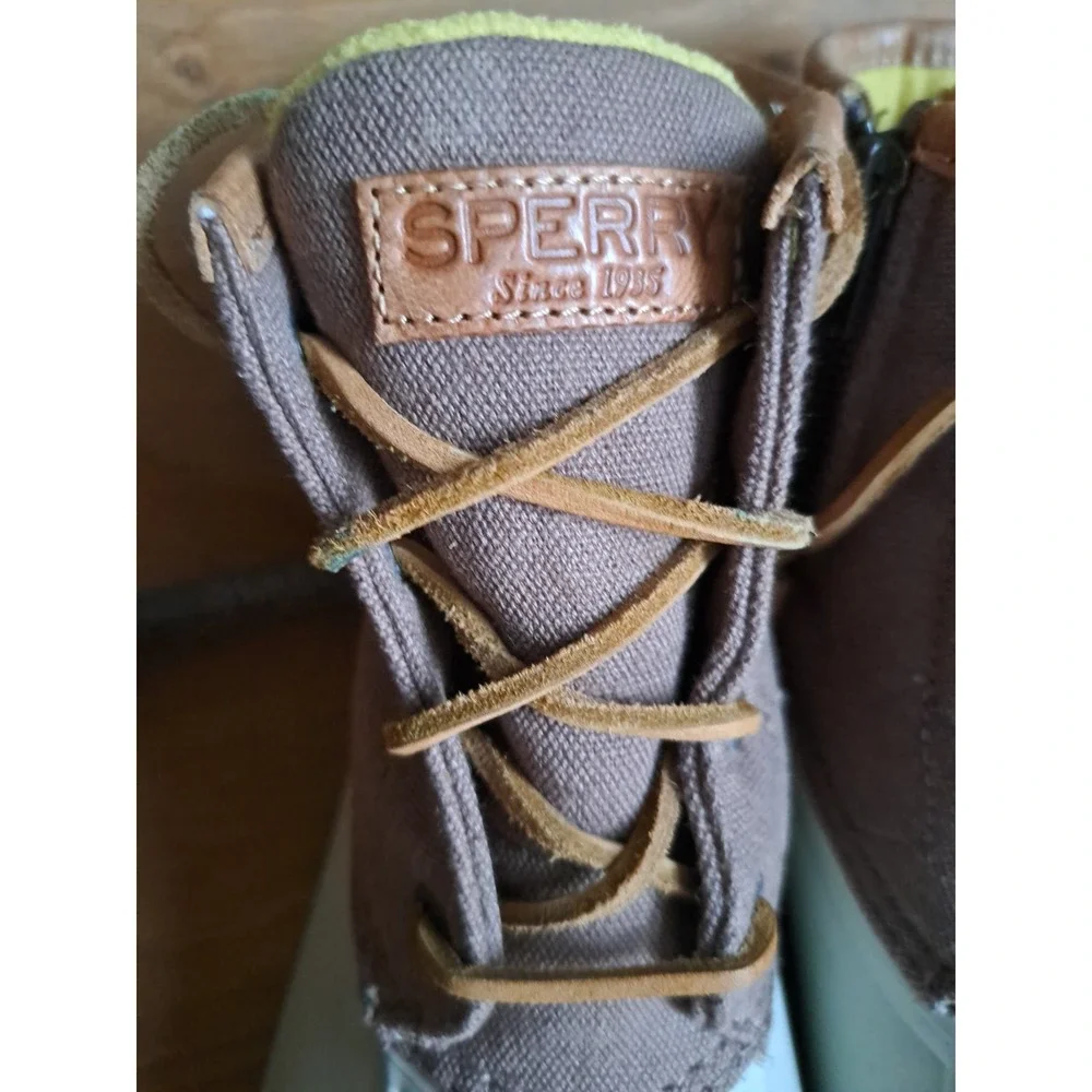 Sperry Women's Saltwater Pop-outside Boots Waterproof Rubber Shell Lace-up 8.0 M